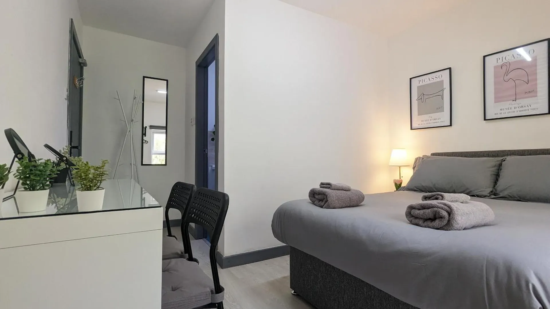 Room Near City Centre Private Bath Free Parking Liverpool 0*,  Reino Unido